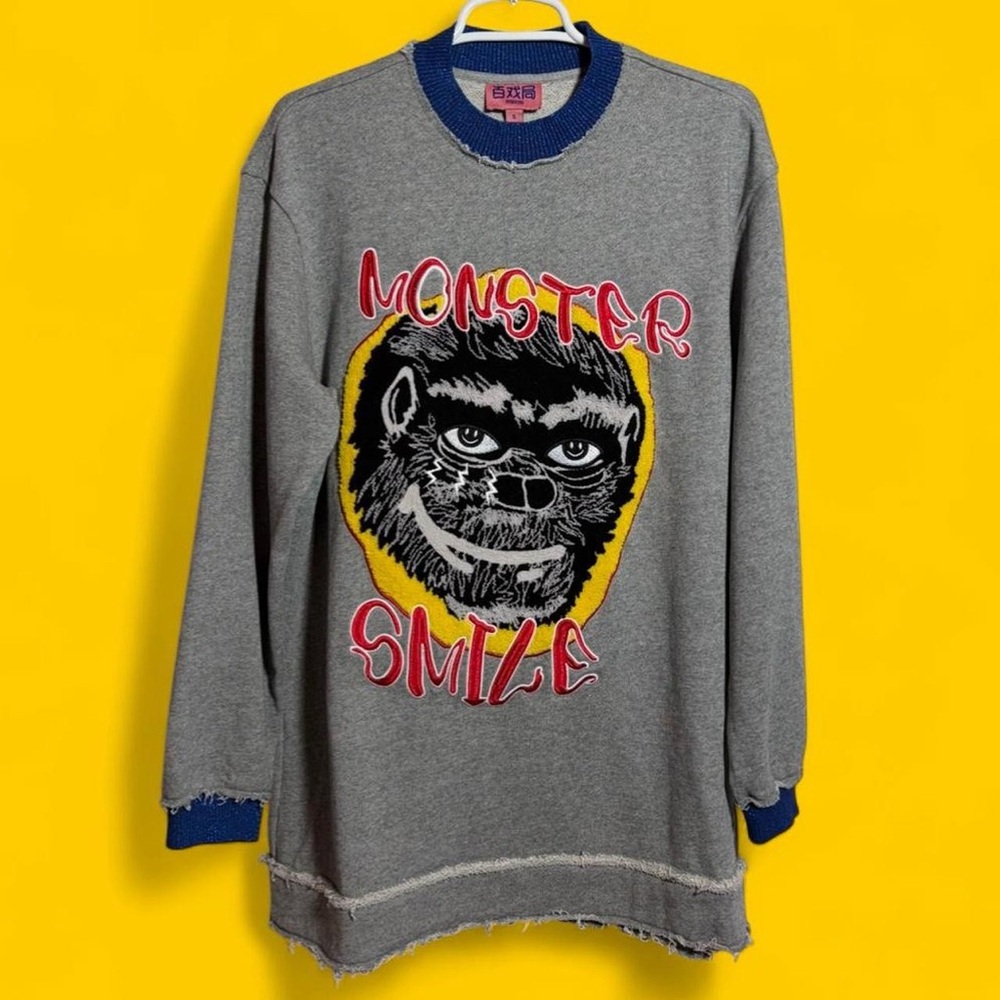 💙🐵💙 Grey monster smile crewneck sweatshirt by MUKZIN